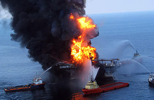 http://planetgreen.discovery.com/oil-spill-gulf-photo-big.jpg