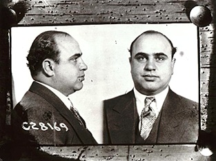 http://www.chicagohs.org/history/capone/gif/capnemug.jpg