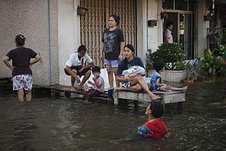 http://www.straitstimes.com/sti/stimedia/image/20111025/thldfld-afp.jpg