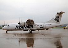 https://upload.wikimedia.org/wikipedia/commons/thumb/8/8f/ryanair_atr-42-300.jpg/220px-ryanair_atr-42-300.jpg