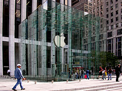 https://upload.wikimedia.org/wikipedia/commons/thumb/0/0c/apple_store_fifth_avenue.jpg/239px-apple_store_fifth_avenue.jpg