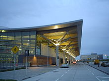 https://upload.wikimedia.org/wikipedia/commons/thumb/8/81/corkairport2.jpg/220px-corkairport2.jpg