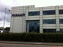 https://upload.wikimedia.org/wikipedia/commons/thumb/1/13/ryanair_hq.jpg/220px-ryanair_hq.jpg