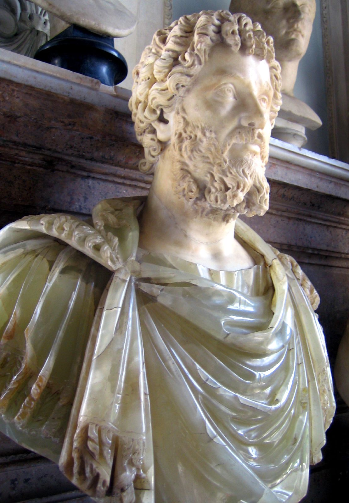 https://upload.wikimedia.org/wikipedia/commons/1/13/septimius_severus_busto-musei_capitolini.jpg