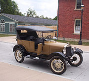 http://upload.wikimedia.org/wikipedia/commons/thumb/1/15/late_model_ford_model_t.jpg/180px-late_model_ford_model_t.jpg