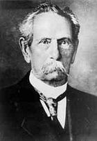 http://upload.wikimedia.org/wikipedia/commons/thumb/d/d6/carlbenz.jpg/140px-carlbenz.jpg