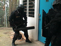 http://upload.wikimedia.org/wikipedia/commons/thumb/a/a3/utk_pgk_broke_the_door.jpg/250px-utk_pgk_broke_the_door.jpg