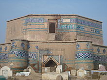 http://upload.wikimedia.org/wikipedia/commons/thumb/7/7c/ghazi_khan_tomb.jpg/220px-ghazi_khan_tomb.jpg