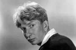 http://www.commonsensejunction.com/xtras/wwii-movie-stars/sterling-holloway.jpg