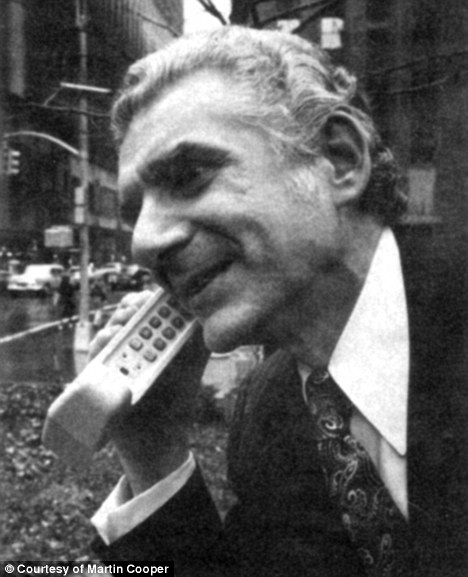 ialling his destiny: motorola\'s martin cooper makes the world\'s first public mobile phone call in new york on april 3, 1973