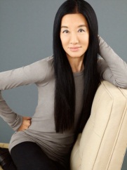 http://www.verawang.com/veraunveiled/wp-content/uploads/2011/11/vera-wang-headshot_web1-767x1024.jpg