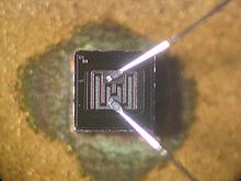 http://upload.wikimedia.org/wikipedia/commons/thumb/e/e2/transistor-die-ksy34.jpg/220px-transistor-die-ksy34.jpg