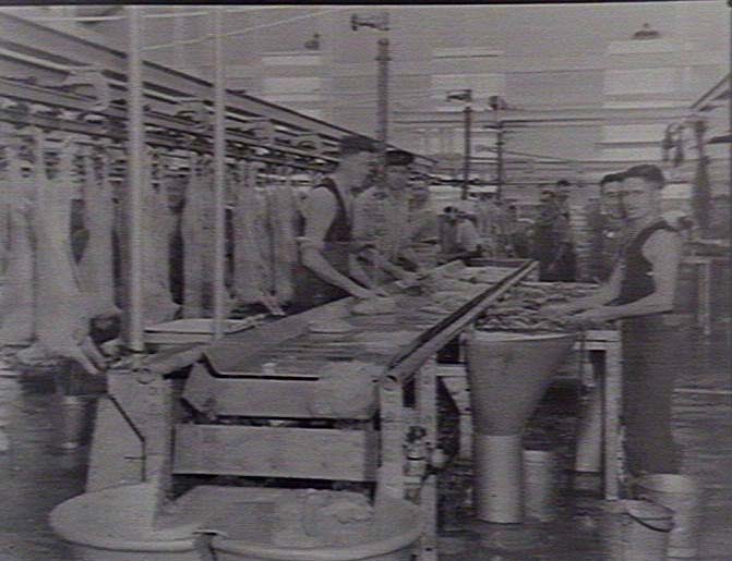 g:\education programs\school education\education resources\gis data for computers\gis\workspace\edugis\image_hyperlinks\1930\makingsausages 1937.jpg