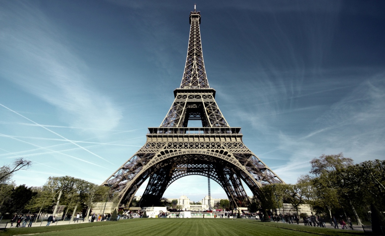 http://www.mrwallpaper.com/wallpapers/paris-eiffel-tower-1440x900.jpg