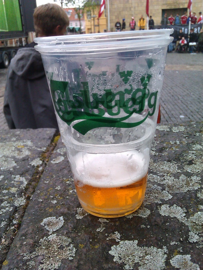 c:\users\tim\desktop\appendices\promotional images used in the first three interviews\carlsberg plastic pint glass at public viewing.jpg