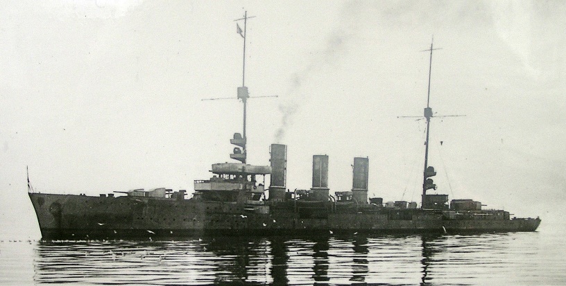 description sms dresden (light cruiser) scuttled 17 june 1919.jpg