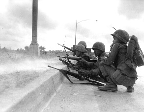 https://upload.wikimedia.org/wikipedia/commons/4/40/arvn_rangers_defend_saigon,_tet_offensive.jpg