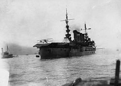 https://upload.wikimedia.org/wikipedia/commons/thumb/9/9e/uss_pennsylvania_-_first_airplane_landing.jpg/250px-uss_pennsylvania_-_first_airplane_landing.jpg