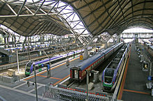 http://upload.wikimedia.org/wikipedia/commons/thumb/f/f4/southern_cross_station.jpg/220px-southern_cross_station.jpg