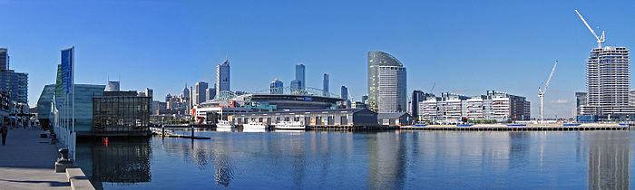 http://upload.wikimedia.org/wikipedia/commons/thumb/1/1c/melbourne_from_waterfront_city%2c_docklands_pano%2c_20.07.06.jpg/700px-melbourne_from_waterfront_city%2c_docklands_pano%2c_20.07.06.jpg