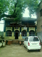 http://upload.wikimedia.org/wikipedia/commons/thumb/2/20/grampanchayat_office_chinawal.jpg/150px-grampanchayat_office_chinawal.jpg