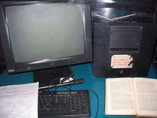 https://upload.wikimedia.org/wikipedia/commons/thumb/d/d1/first_web_server.jpg/512px-first_web_server.jpg