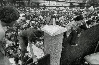 40 years on, images of saigon\'s fall remain indelible