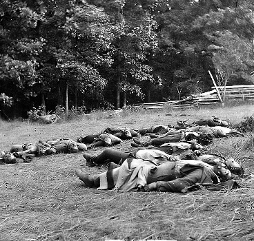 http://3.bp.blogspot.com/-gkjjno4ybci/ujgur6ekqei/aaaaaaaajws/iusxjvgfn54/s1600/gettysburg+battle+dead+ghost+confederates.jpg