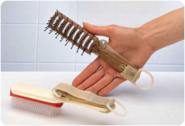 easy-pull hairbrush
