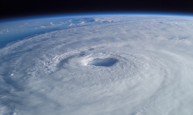 http://cache.io9.com/assets/images/8/2010/12/hurricane-isabel.jpg