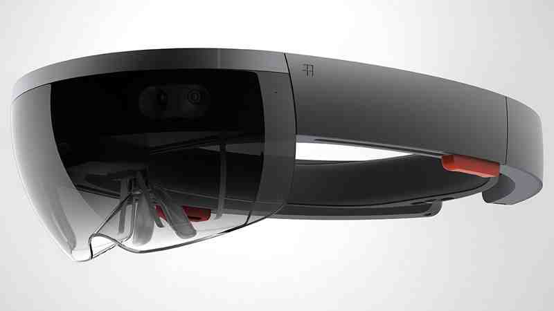 http://cdn.mos.techradar.com/art/wearables/microsoft/hololens/press/hololens-review-970-80.jpg