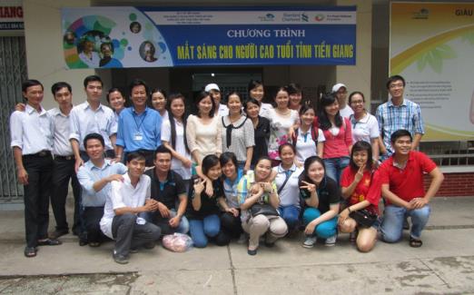 c:\users\longd_000\documents\scb and tien giang eye hospital staff.jpg