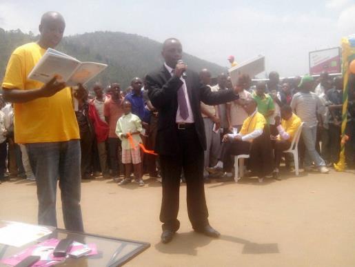 c:\iapbsync\shared\communications\world sight day\wsd13\activities report\rwanda wsd photos\rwanda wsd photos\director general moh launches wsd report in rwanda.jpg