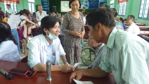 c:\users\longd_000\documents\screening people in vinh long.jpg